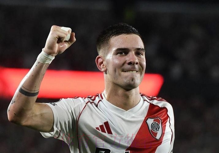 罗马诺:米利唐左大腿不适 皇马将对其进行评估 罗马诺:米利唐左大腿不适 皇马将对其进行评估